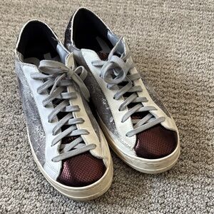 P448 Glittery Metallic sparkle Burgandy and Gray Silver John Cola Sneakers